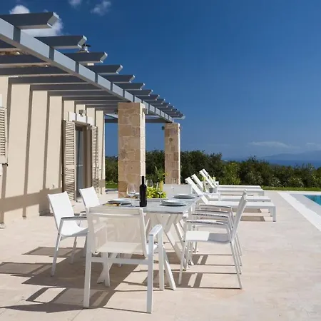 Luxury Philoxenia *