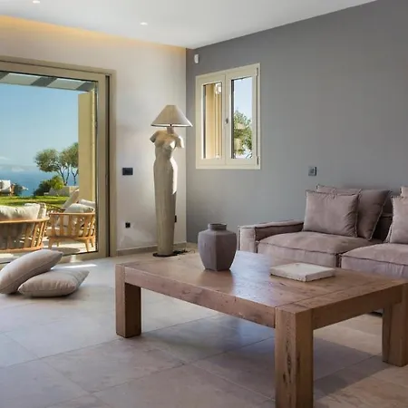 Luxury Philoxenia *