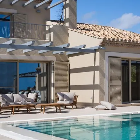 Luxury Philoxenia * Lakíthra