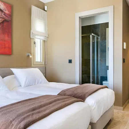 Luxury Philoxenia